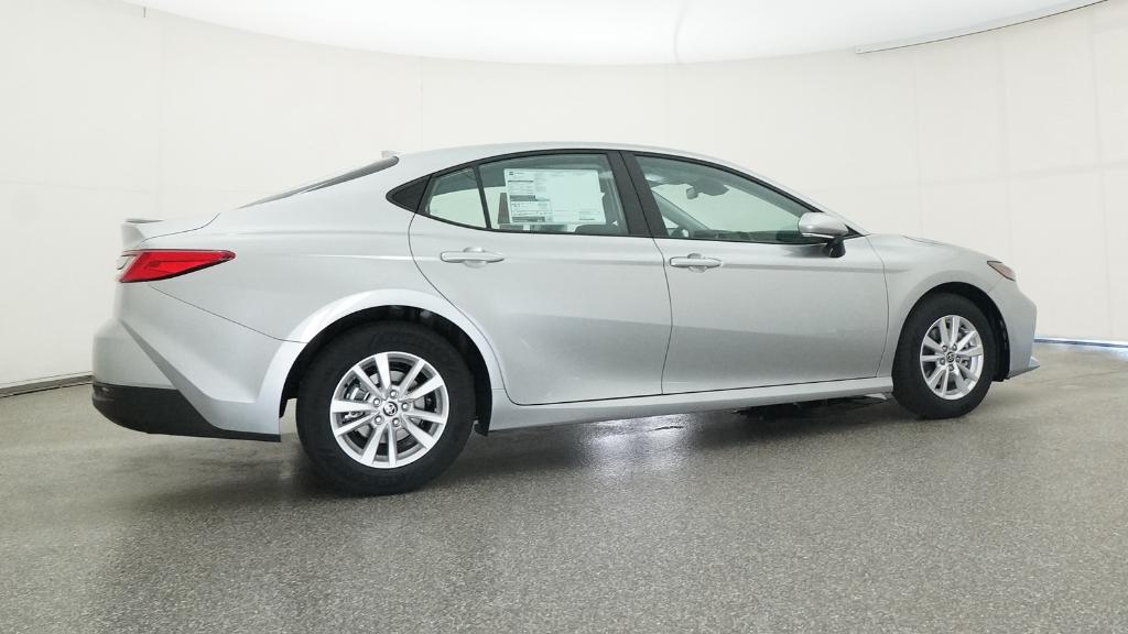 2025 Toyota Camry LE photo 21