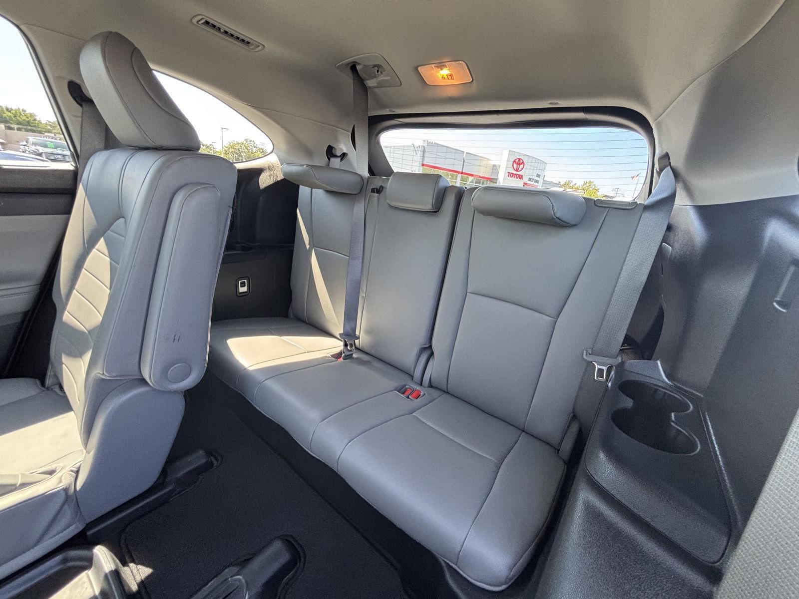 2022 Toyota Highlander Hybrid XLE photo 17