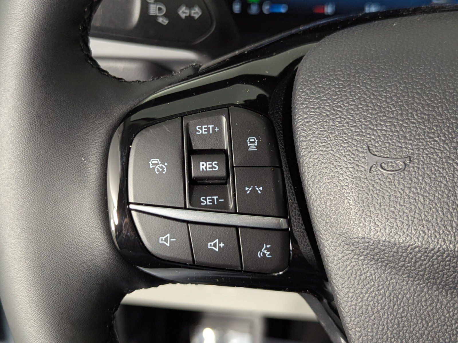 2025 Ford Escape photo 29