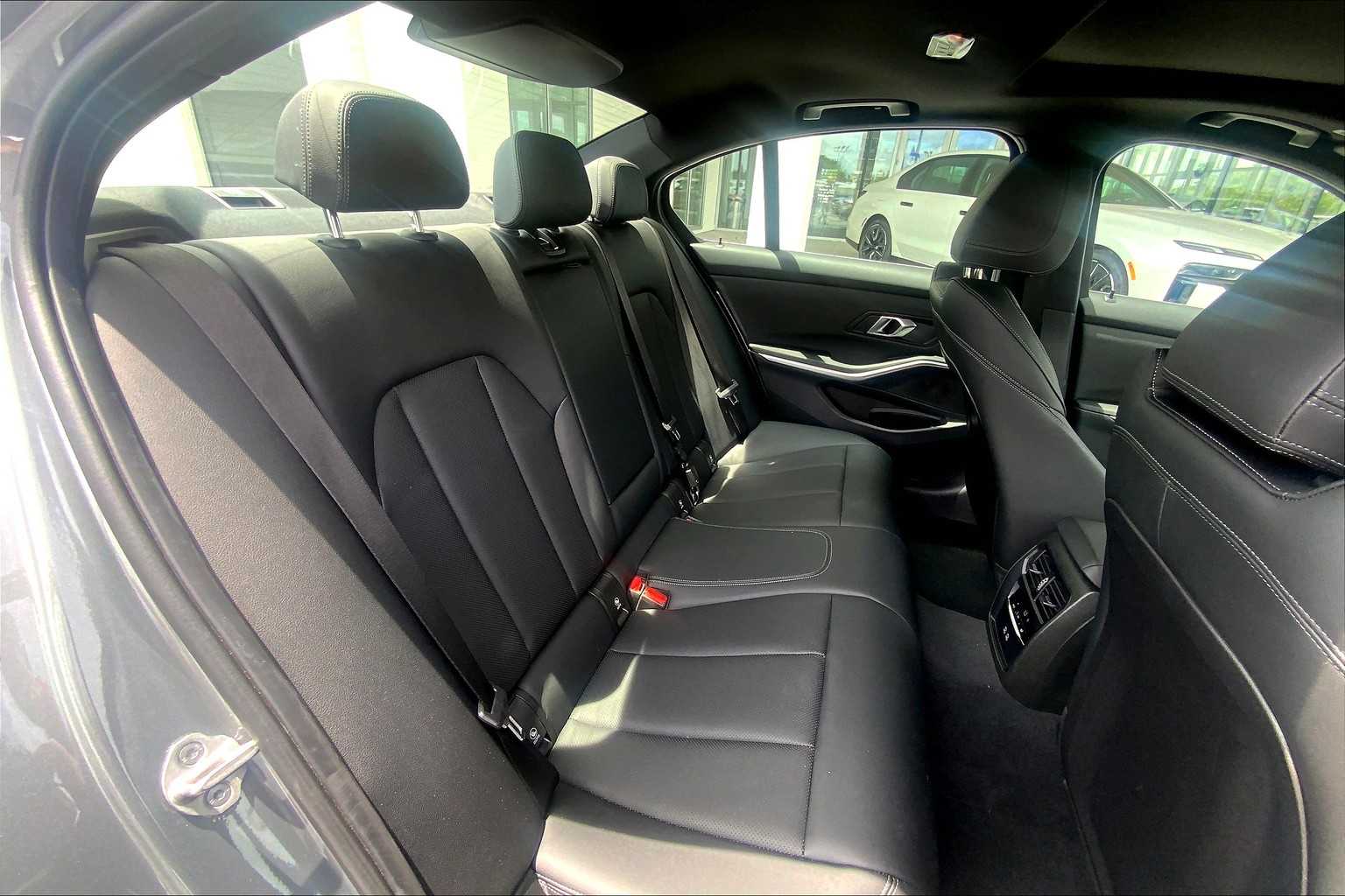 2025 Bmw 330i photo 21