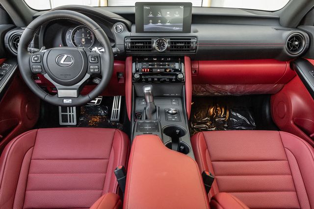 2025 Lexus IS 350 F SPORT photo 5