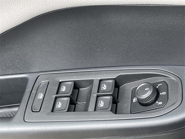 2025 Volkswagen Taos S photo 22
