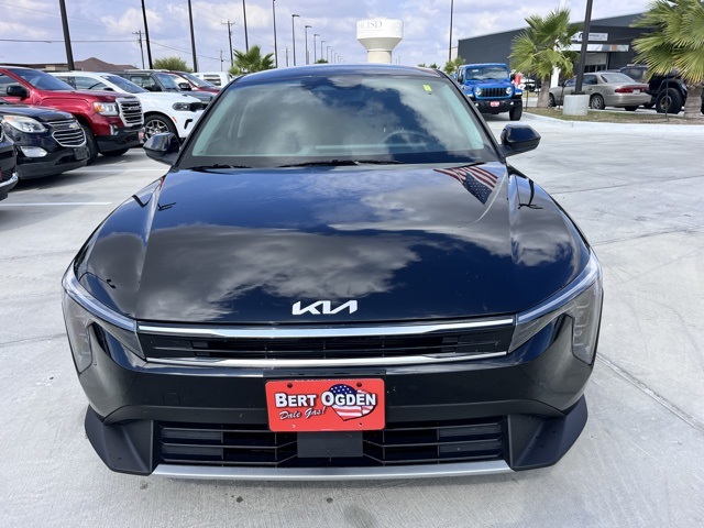 2025 Kia K4 EX photo 2