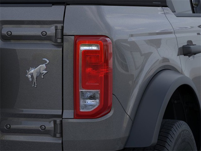 2025 Ford Bronco Base photo 19