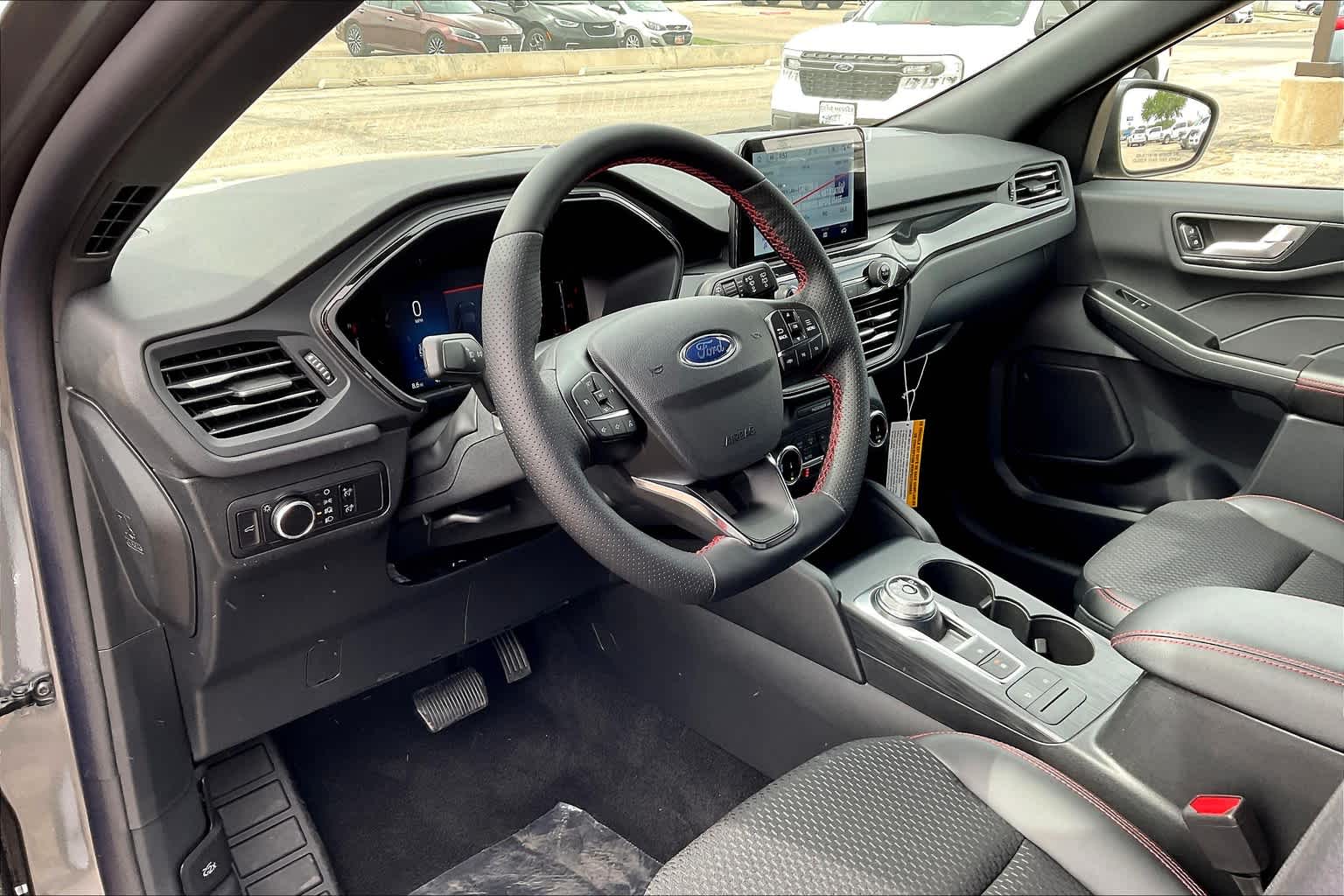 2025 Ford Escape ST-Line photo 8