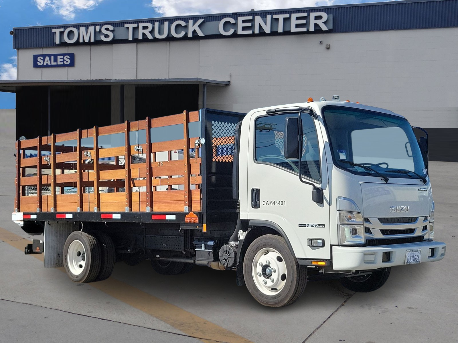 2024 Isuzu NPR HD's photo