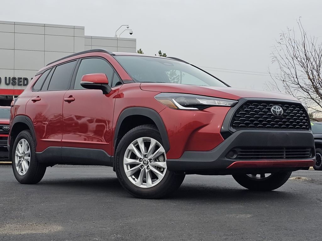 2023 Toyota Corolla Cross LE photo 2