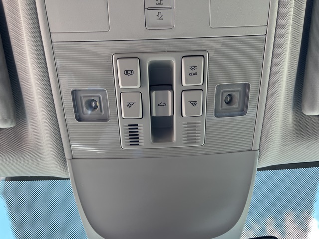 2025 Volkswagen Taos SEL photo 19