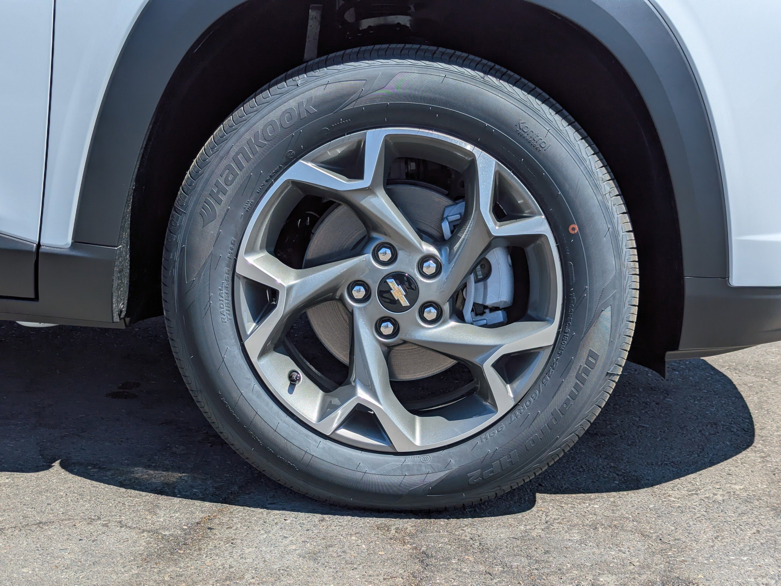 2025 Chevrolet Trax LT photo 43