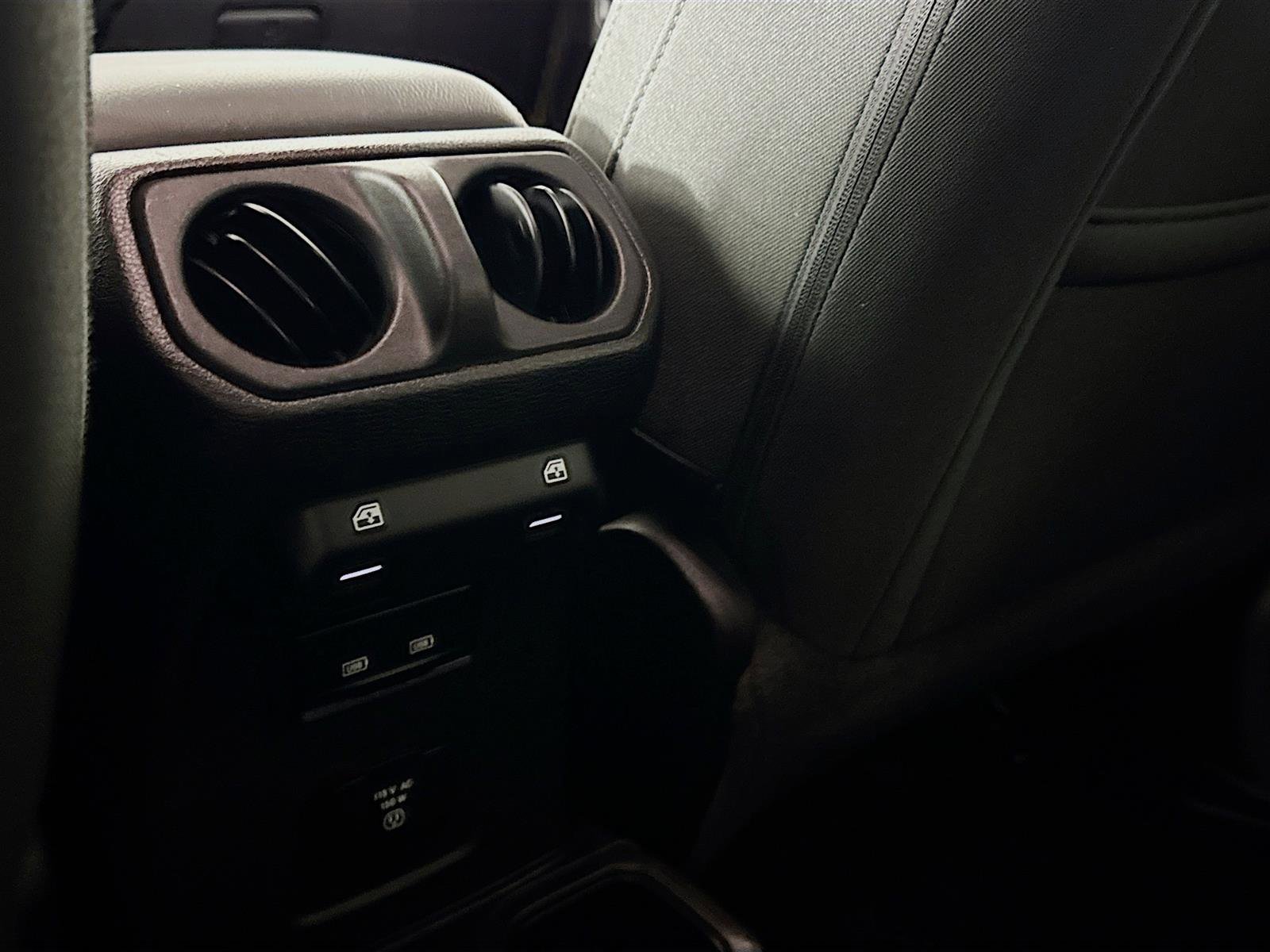 2022 Jeep Wrangler Unlimited Sahara photo 22