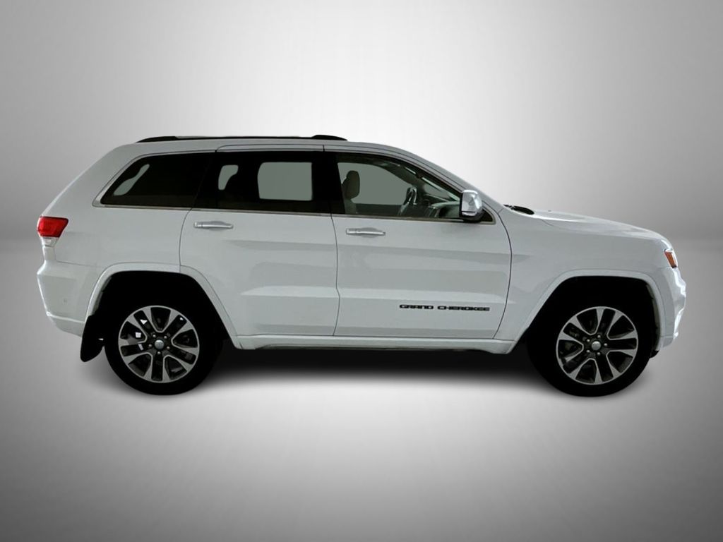 2017 Jeep Grand Cherokee Overland photo 4
