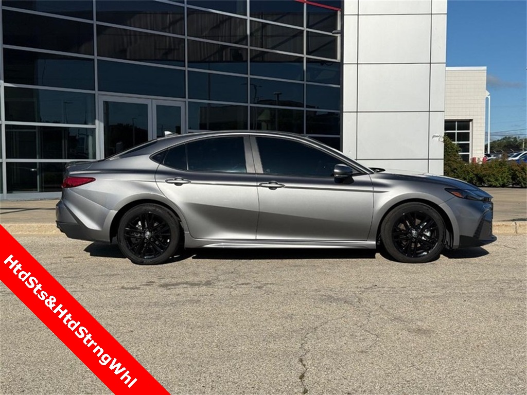 2025 Toyota Camry SE photo 2