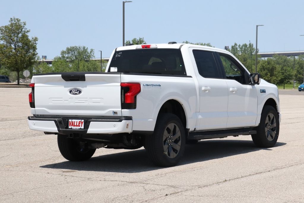 2025 Ford F-150 Lightning photo 7