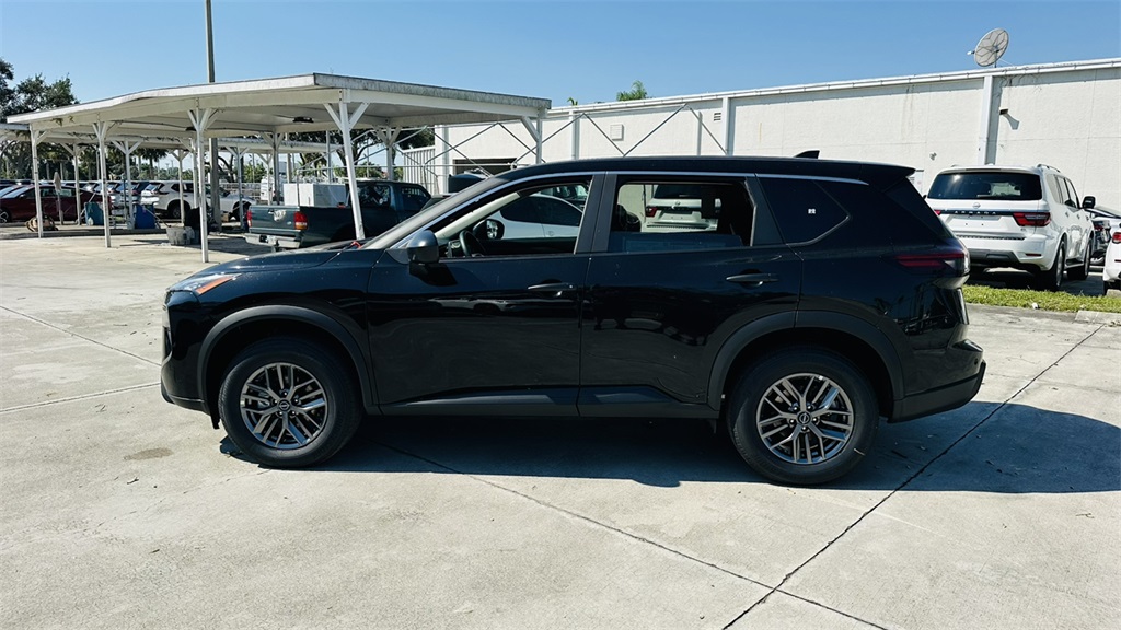 2026 Nissan Rogue S photo 4