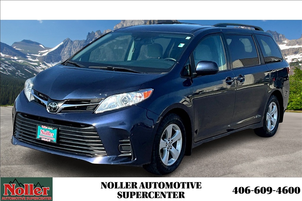 2020 Toyota Sienna LE's photo