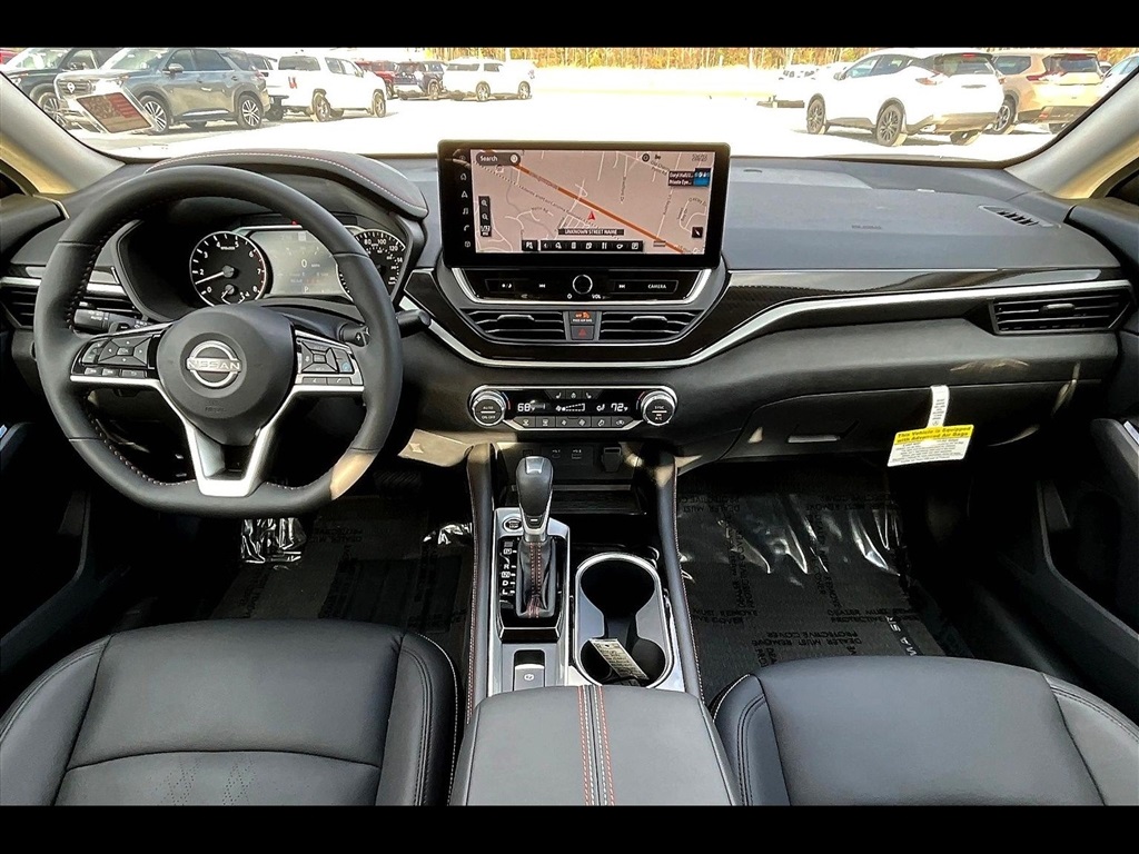 2024 Nissan Altima SR VC-Turbo photo 5