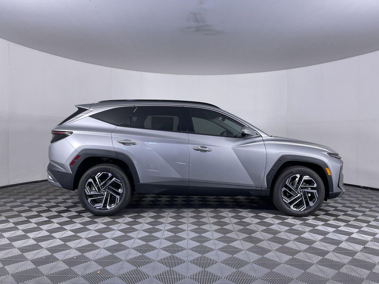 2025 Hyundai Tucson Limited photo 3
