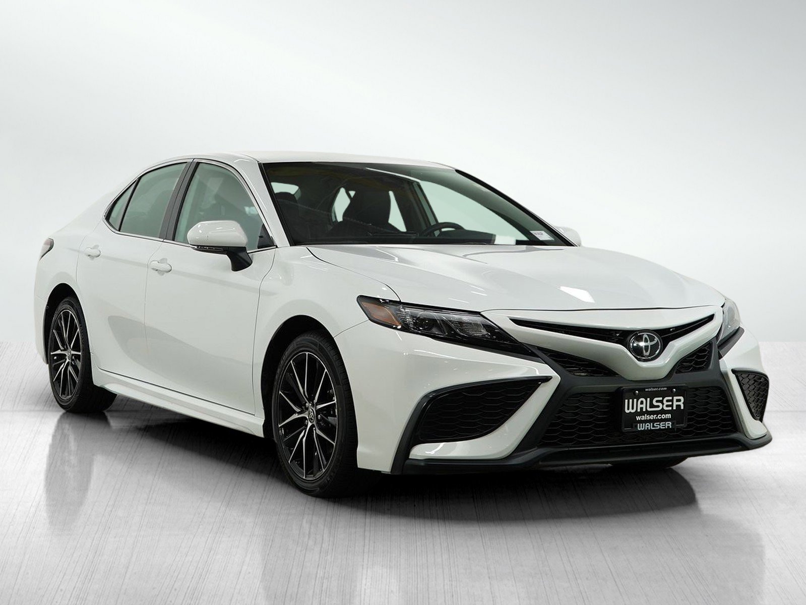 2024 Toyota Camry SE photo 7