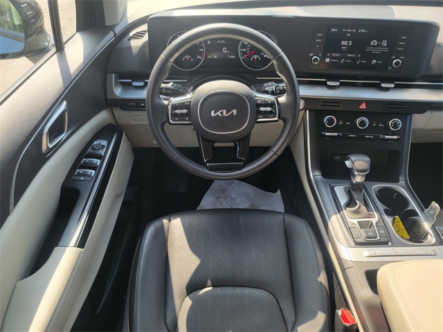 2024 Kia Carnival LX photo 23