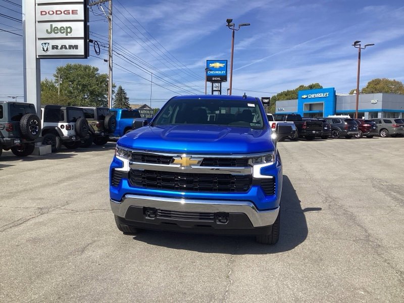 2026 Chevrolet Silverado 1500 LT photo 2