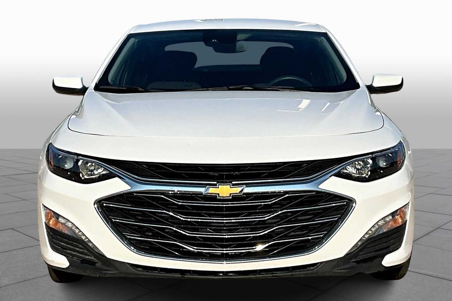 2024 Chevrolet Malibu 1LT photo 3
