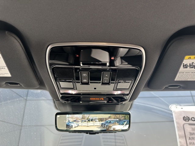2025 Land Rover Range Rover SE photo 4