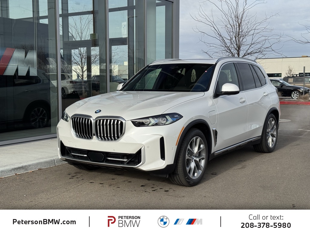 2026 BMW X5 50e's photo