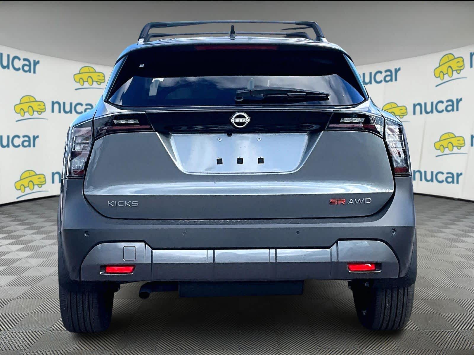 2026 Nissan Kicks SR photo 3