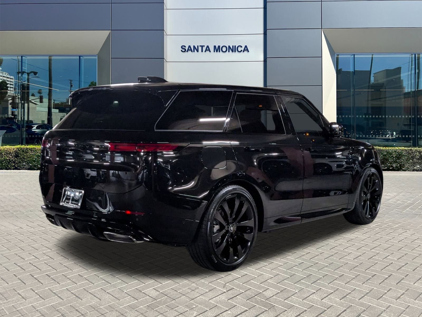 2025 Land Rover Range Rover Sport SE photo 2