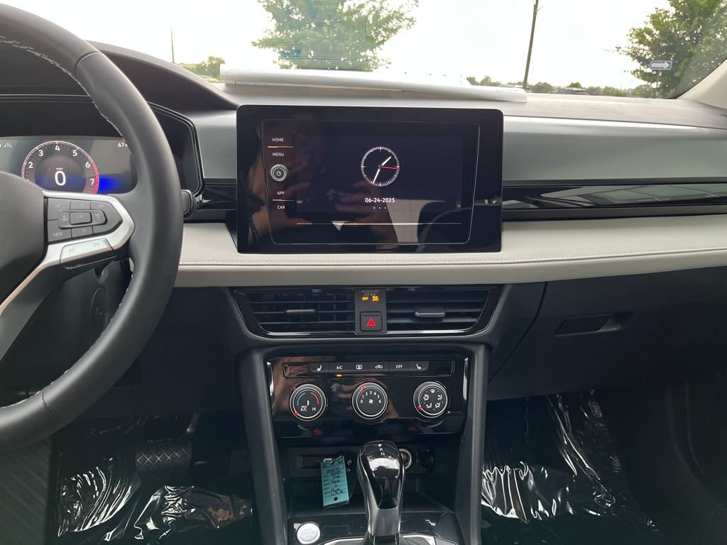 2025 Volkswagen Taos S photo 10
