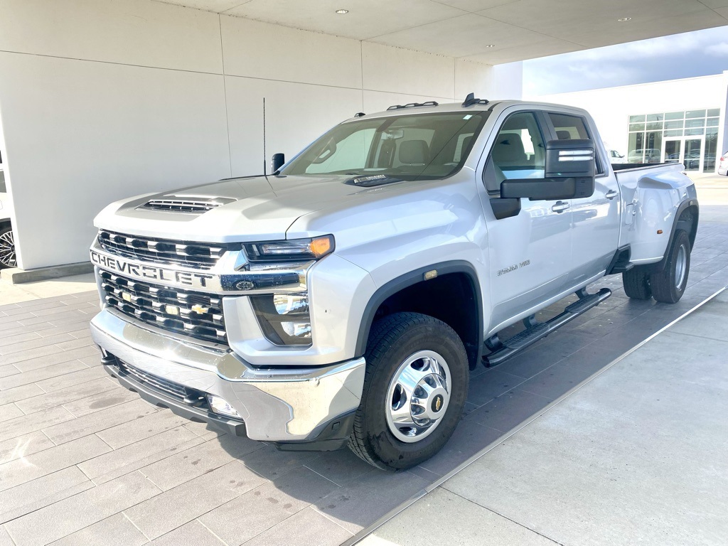 2023 Chevrolet Silverado HD LT's photo