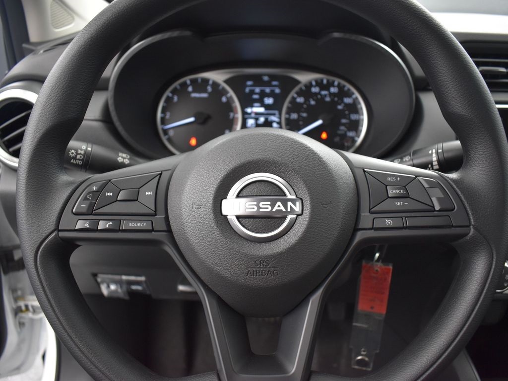 2025 Nissan Versa 1.6 S photo 20