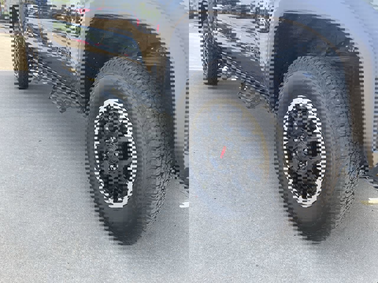 2024 Toyota Tacoma TRD Off-Road photo 10