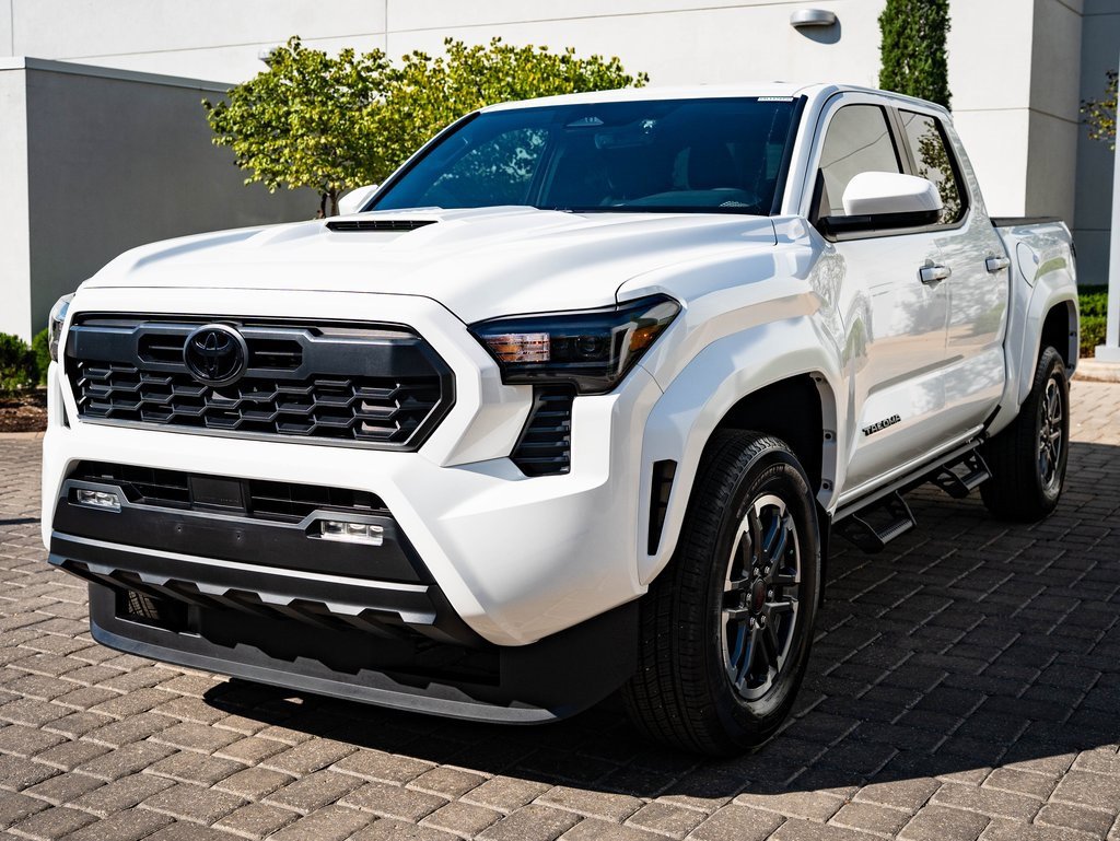 2024 Toyota Tacoma TRD Sport's photo