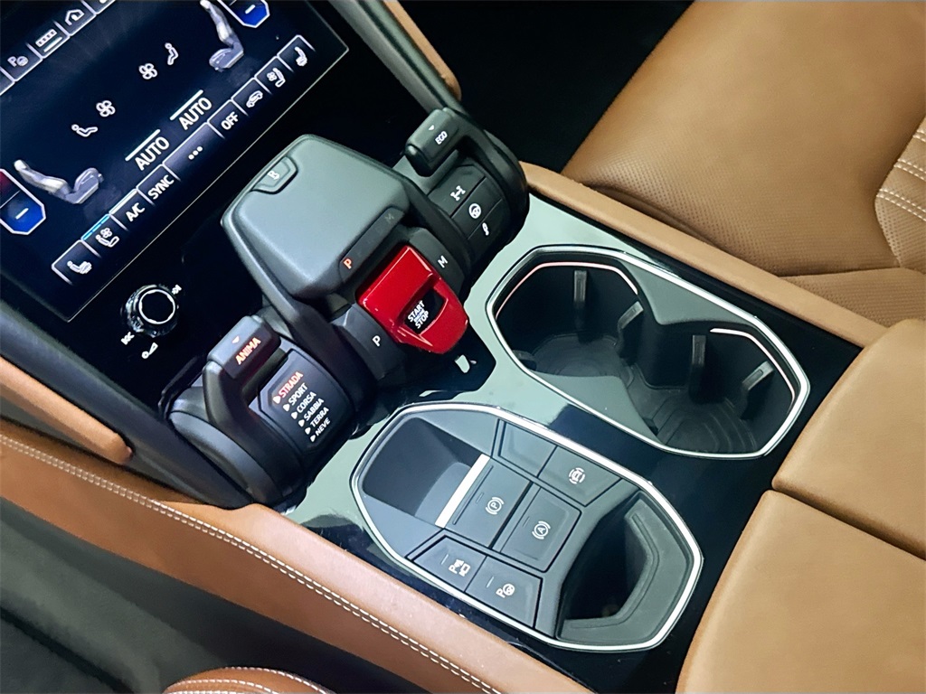 2023 Lamborghini Urus S photo 16