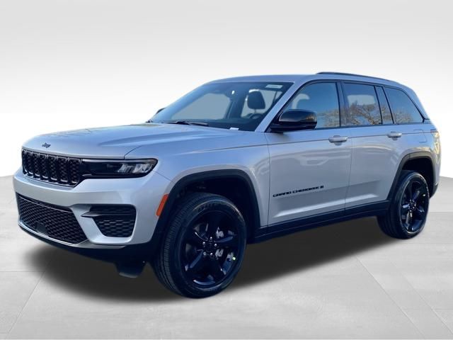 2025 Jeep Grand Cherokee Altitude X photo 3