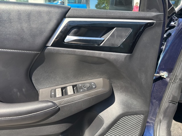 2022 Mitsubishi Outlander Black Edition photo 3