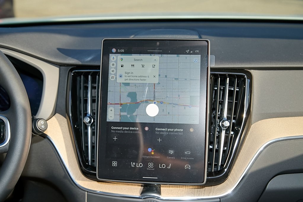 2026 VOLVO XC60 - Image 24