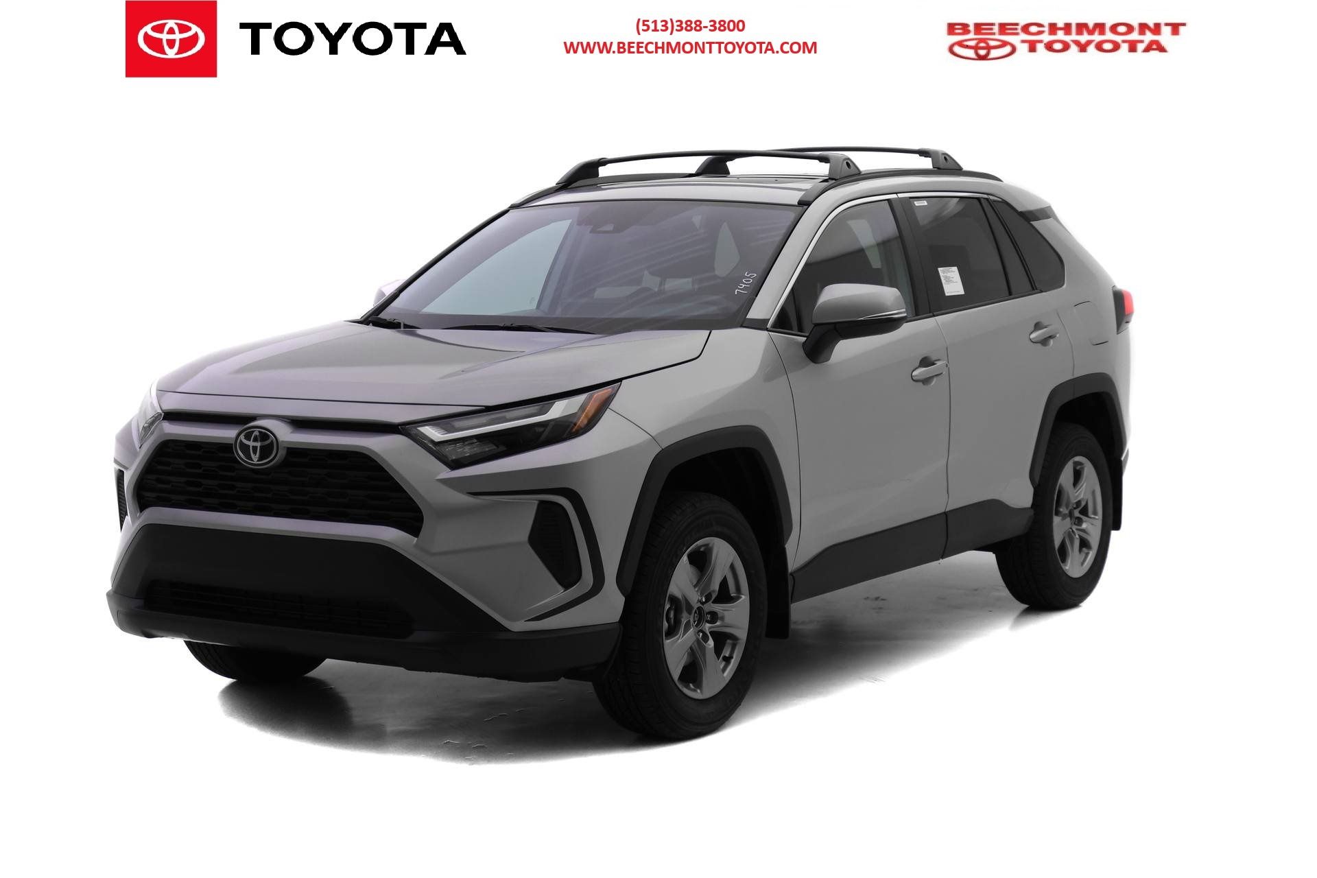 2025 Toyota RAV4 XLE's photo