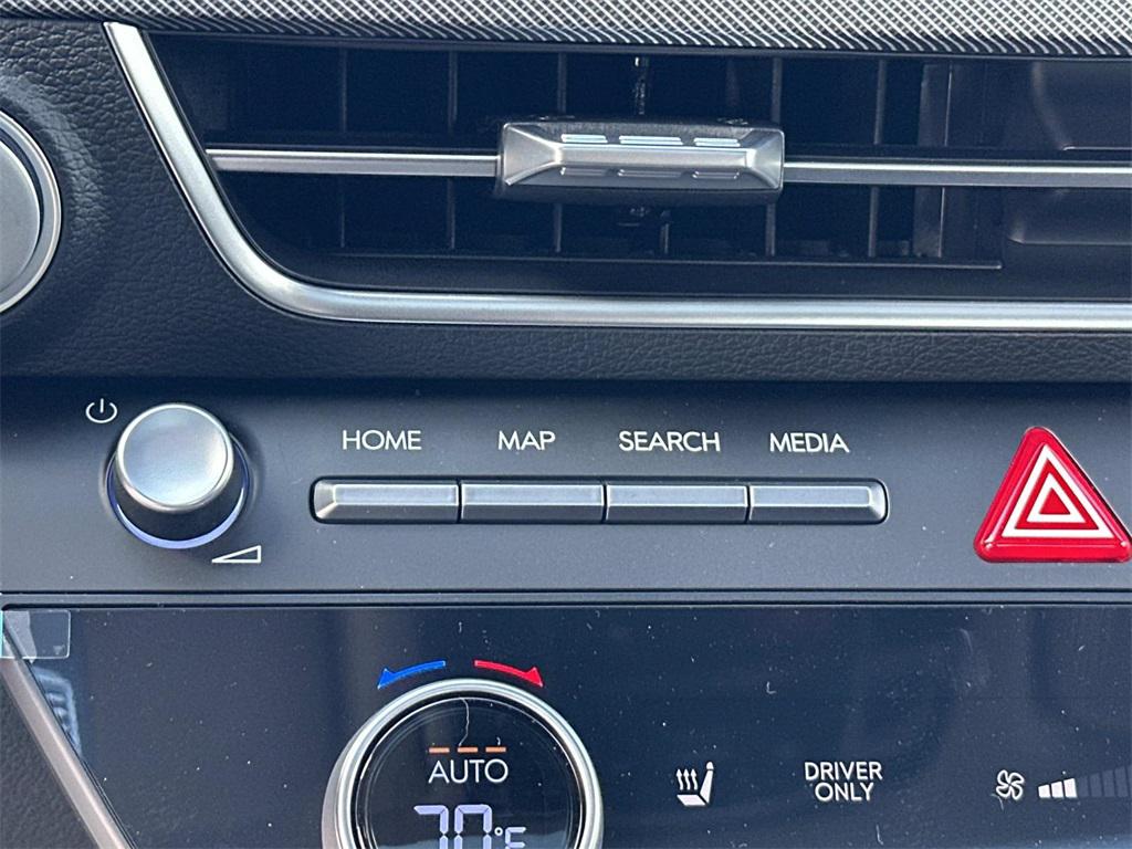 2025 Hyundai Sonata Hybrid Limited photo 20
