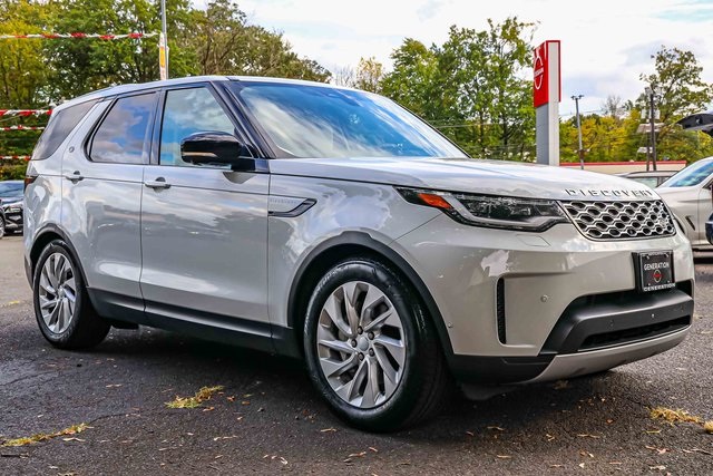 2024 Land Rover Discovery S's photo