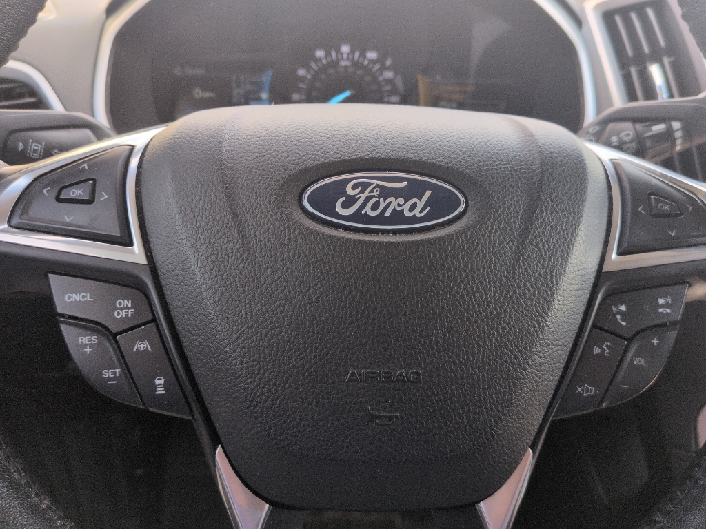 2020 Ford Edge SEL photo 13