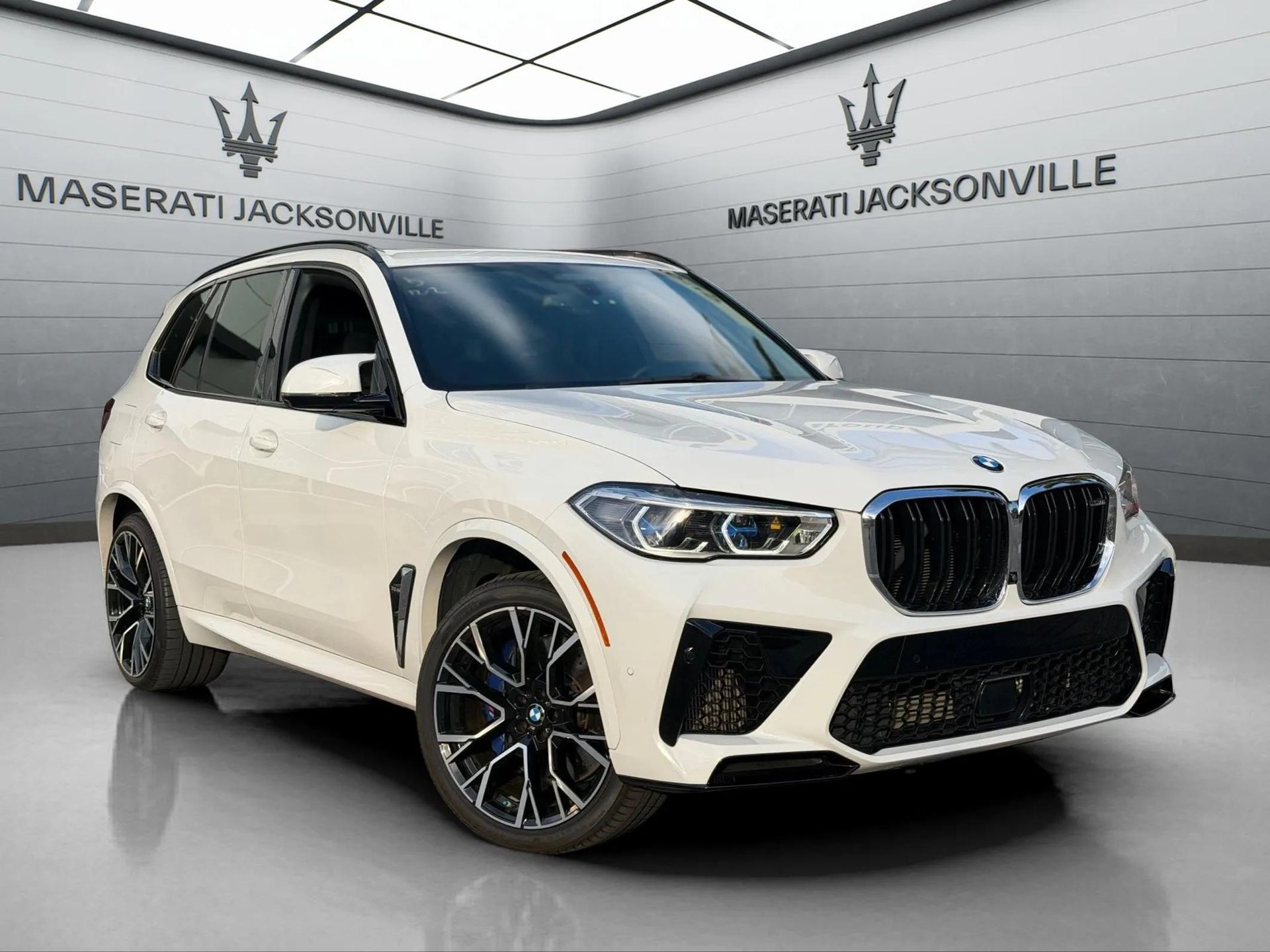 2022 BMW X5 M Base's photo