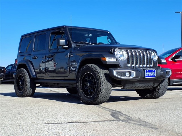2023 Jeep Wrangler 4-Door Sahara's photo
