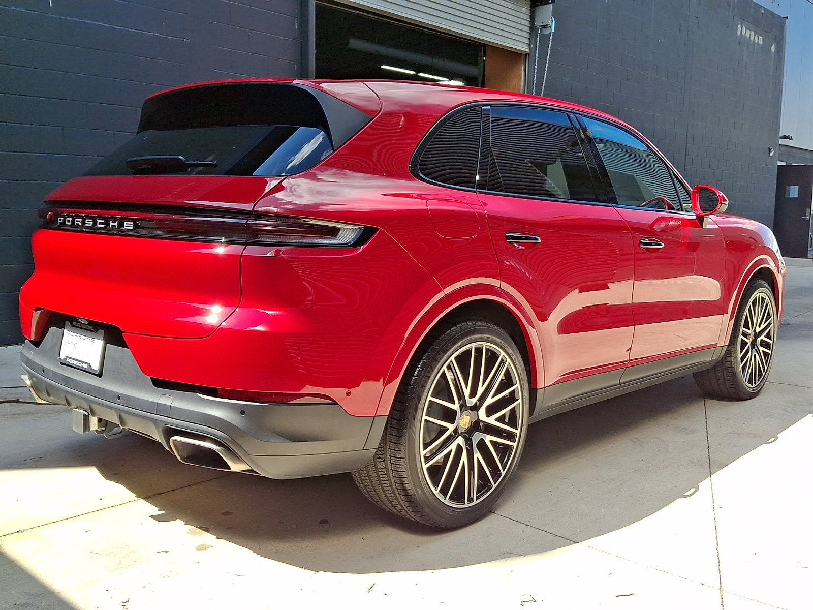 2025 Porsche Cayenne photo 4