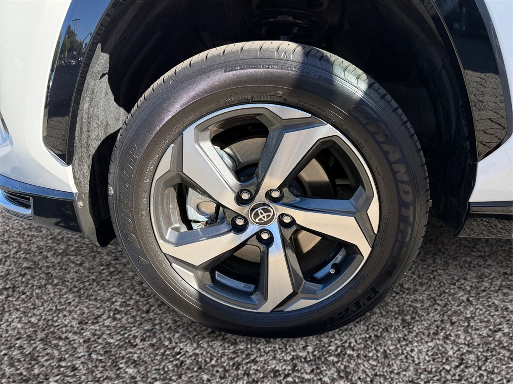 2024 Toyota RAV4 Prime SE photo 9