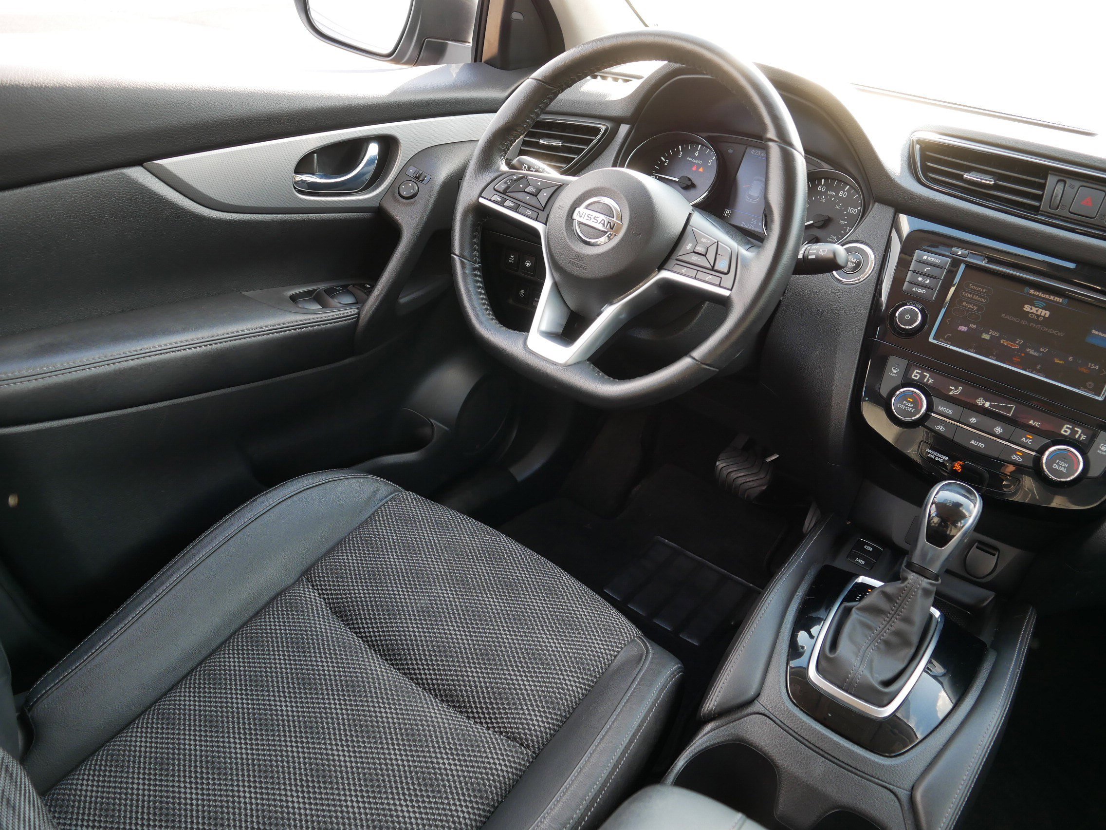 2020 Nissan Rogue Sport SV photo 9