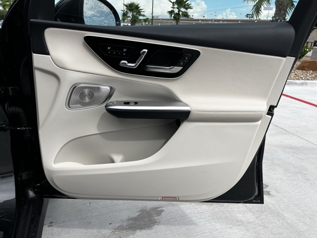 2026 Mercedes Benz GLC 300 photo 22