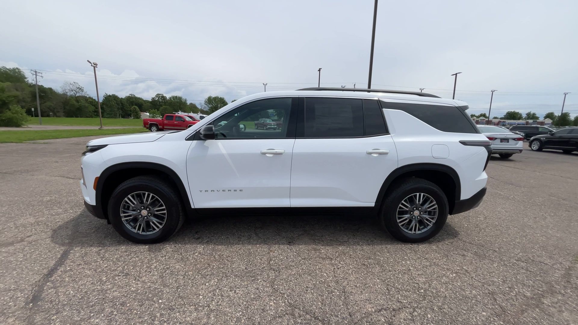 2025 Chevrolet Traverse photo 28