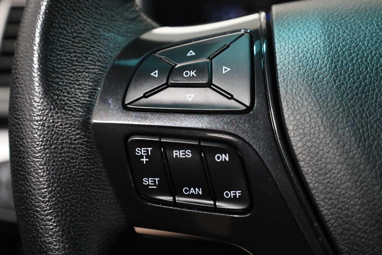 2017 Ford Explorer XLT photo 21